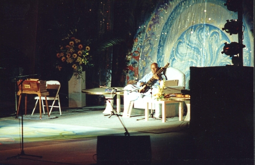 Sri Chinmoy Praha 1995 1.JPG